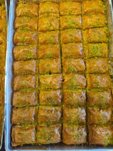 Elite Baklava (with pistachio) 1,250g: Baklava with pistachio filling